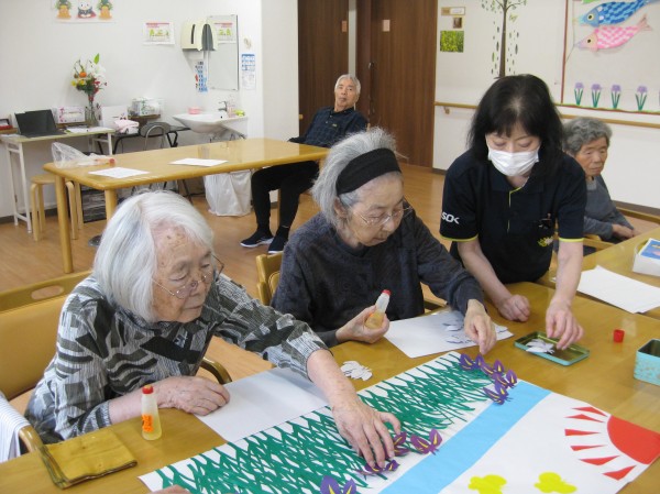 菖蒲の花の貼り絵☆｜スタッフブログ｜ＡＬＳＯＫ介護株式会社