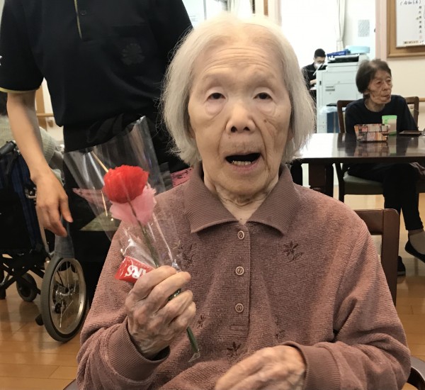 母の日いつもありがとう♡｜スタッフブログ｜ALSOK介護株式会社