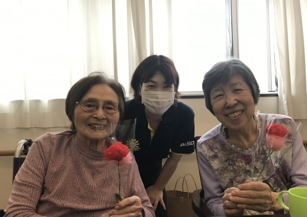 母の日いつもありがとう♡｜スタッフブログ｜ALSOK介護株式会社