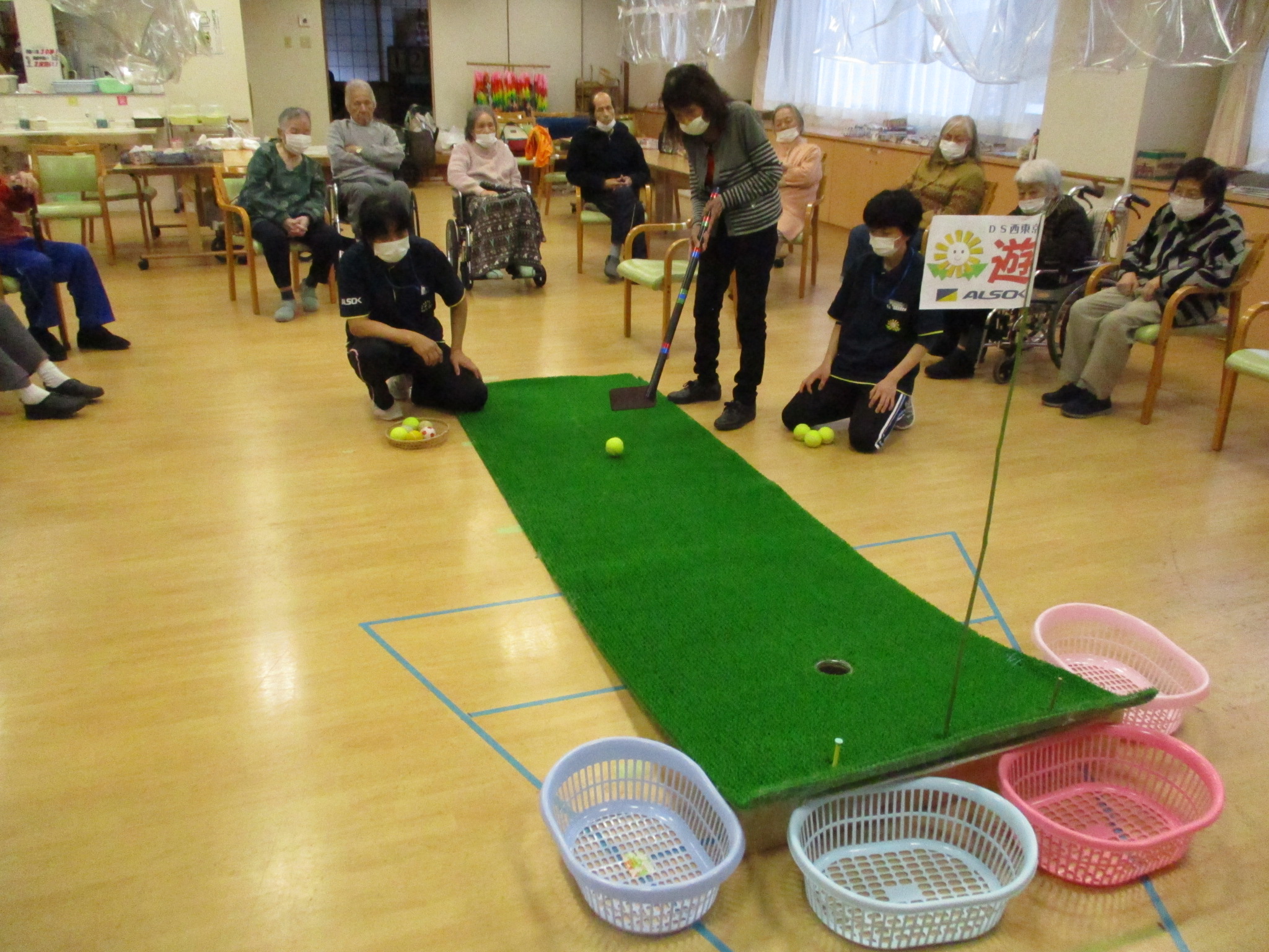 今日の運動レクレーションは『パターゴルフ』です！目指せ