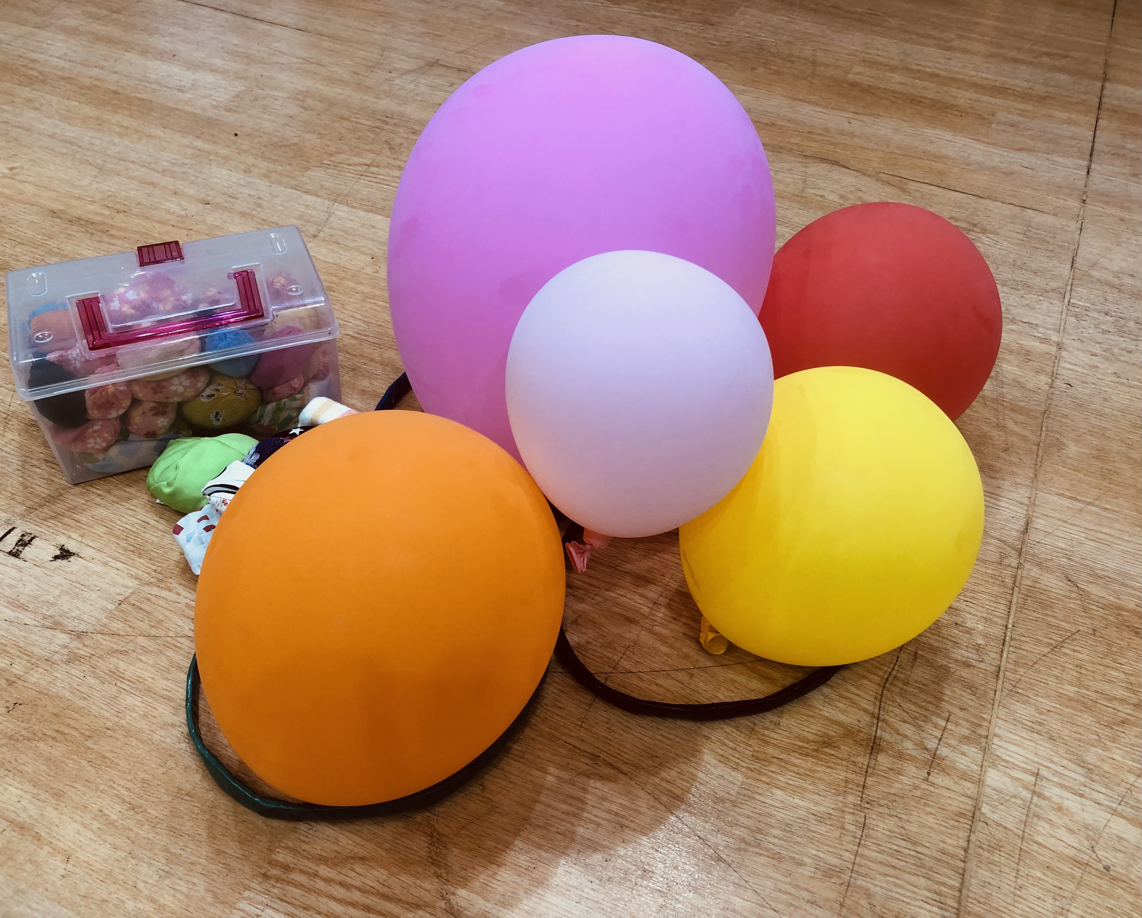 風船とお手玉