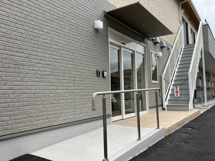 スロープのある玄関